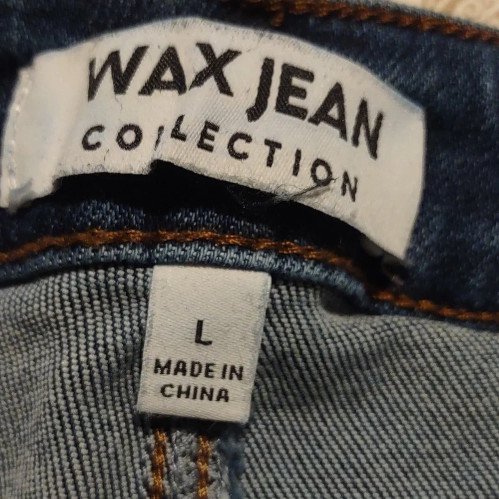 High Waisted 5 Pocket Frayed Hem Denim Shorts - Picture 8 of 9